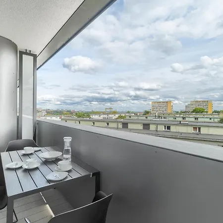 W Hanza Tower アパート