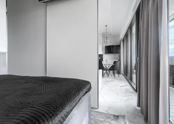 W Hanza Tower アパート